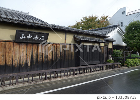 山中油店　京都市上京区下立売通智恵光院西入 133308715