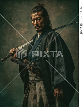 日本刀を携えた武士の肖像、武士道の精神 133311615