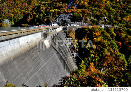 畑薙第一ダムと秋の紅葉 畑薙第一ダムと秋の紅葉 133313700