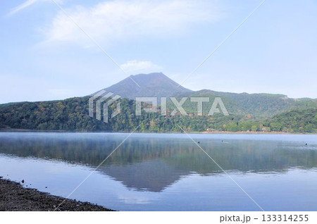 高千穂峰と御池 高千穂峰と御池 133314255