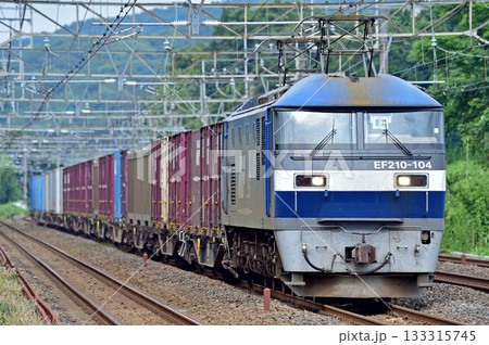 東海道本線　二宮－国府津　JR貨物　EF210-104（吹田） 133315745