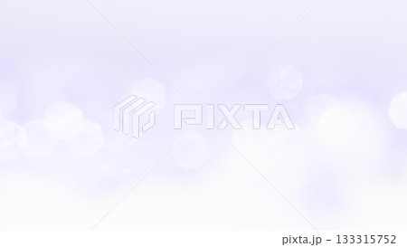 ふんわりキラキラ 玉ボケ 淡いグラレーション背景 紫色 ふんわりキラキラ 玉ボケ 淡いグラレーション背景 紫色 133315752