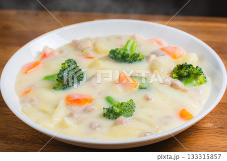 具だくさんのクリームシチュー 133315857