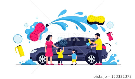 笑顔が弾ける、家族で楽しく洗車タイム 133321372