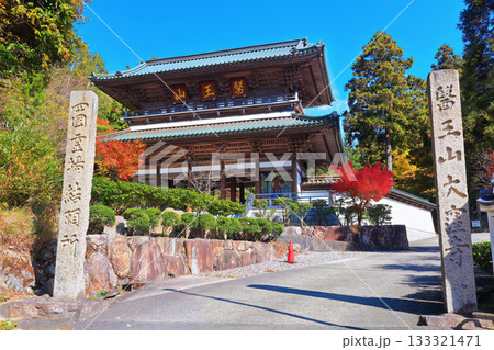 【香川県】四国霊場「第88番札所」秋の紅葉した大窪寺 133321471