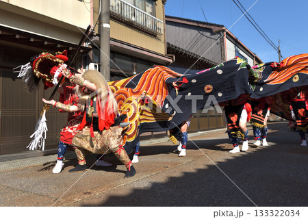 富山県　新湊の獅子舞　春季祭礼　　 133322034