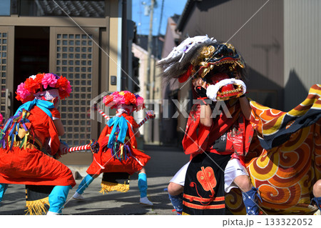 富山県　新湊の獅子舞　春季祭礼　　 133322052