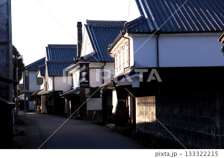 佐賀県鹿島市　肥前浜宿「酒蔵通り」の風情ある町並み 133322215