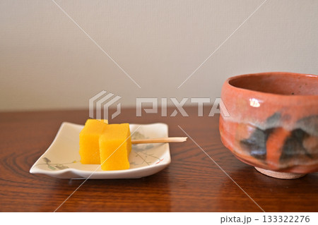 抹茶と和菓子のある静かなひととき 133322276