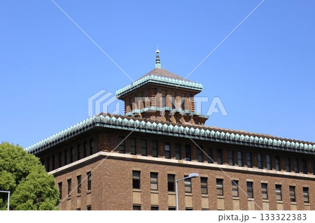 横浜三塔の一つであるキングの塔（神奈川県庁本庁舎） 133322383