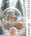 ふわふわベアの冬スノードーム — Fluffy Bear Winter Snow Globe — 133323310