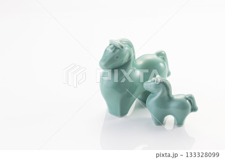 馬の親子　陶器置物　 133328099