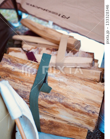 集めた薪 133328346