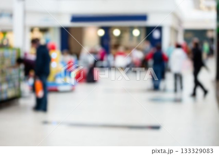 Adult man is browsing display rack in flat...のイラスト素材 [133329083] - PIXTA