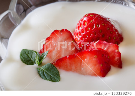 ヨーグルト 133329270