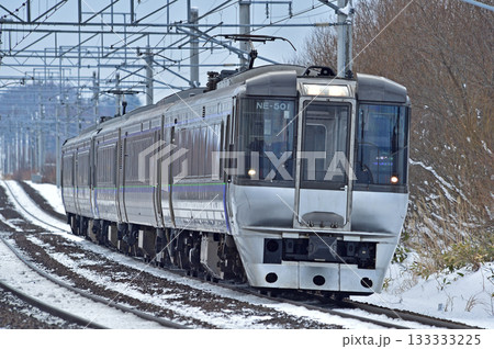 千歳線　島松－北広島　JR北海道　785系　NE-501編成（札幌）　すずらん 133333225