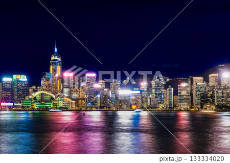 香港　夜のビクトリアハーバー　中環（セントラル）エリア 133334020