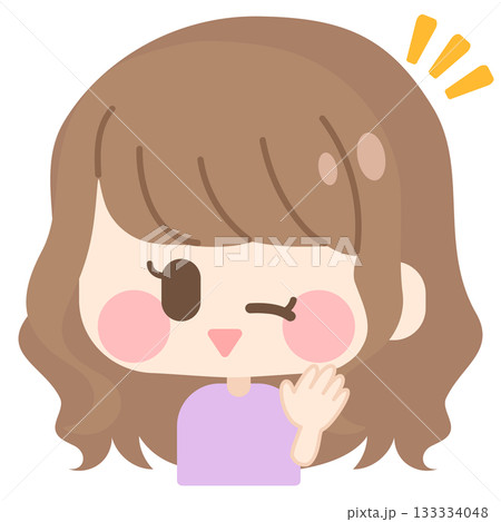 ゆるふわヘアの女の子（ウインク） 133334048