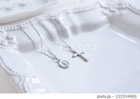 ペンダント　クロス　聖母マリア　お守りモチーフ　プレゼントイメージ 133334900