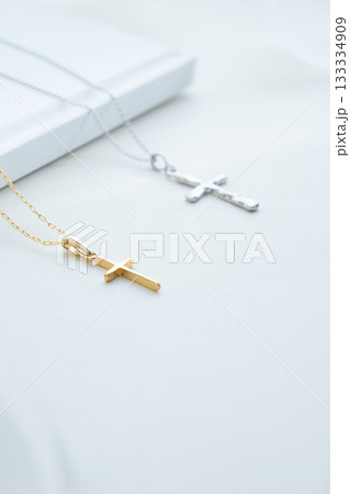 クロスのペンダント　プレゼントイメージ 133334909