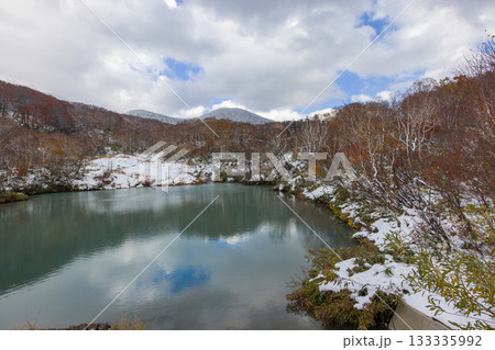 【青森県_八甲田_地獄沼】温泉を湧き出す底なし沼 10月 【青森県_八甲田_地獄沼】温泉を湧き出す底なし沼 10月 133335992