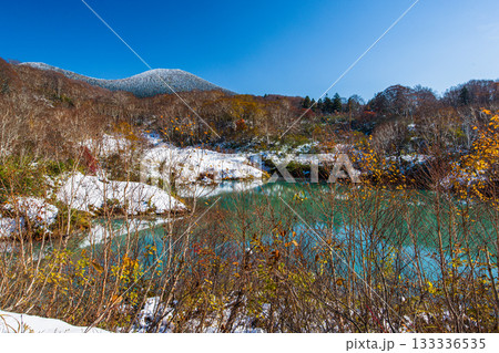 【青森県_八甲田_地獄沼】温泉を湧き出す底なし沼  10月 133336535