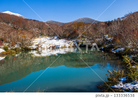 【青森県_八甲田_地獄沼】温泉を湧き出す底なし沼 10月 【青森県_八甲田_地獄沼】温泉を湧き出す底なし沼 10月 133336538