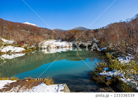 【青森県_八甲田_地獄沼】温泉を湧き出す底なし沼 10月 【青森県_八甲田_地獄沼】温泉を湧き出す底なし沼 10月 133336539