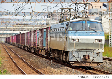 東海道本線　平塚　JR貨物　EF66-104（吹田） 133336735