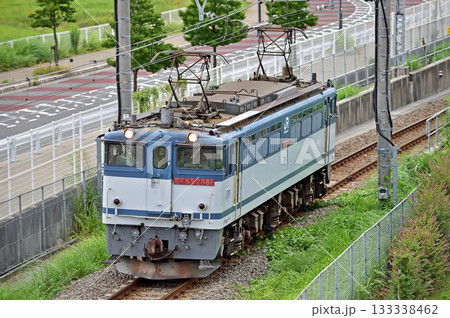 東海道本線　桜木町－東高島　JR貨物　EF65-2081（新鶴見） 133338462