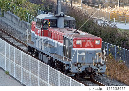 東海道本線　桜木町－東高島　JR貨物　DE10-1189（新鶴見） 133338485