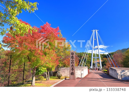 【大分県】快晴の九重夢大吊橋と紅葉 133338748