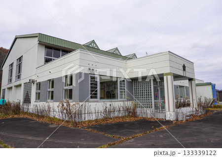 新ひだか町立川合小学校（廃校） 133339122
