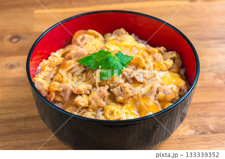 親子丼 133339352