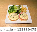 エッグベネディクト 133339475