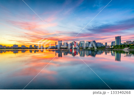 Cau Giay Park Lake Sunset, Hanoi Skyline Reflection Cau Giay Park Lake Sunset, Hanoi Skyline Reflection 133340268