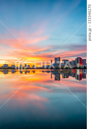Cau Giay Park Lake Sunset, Hanoi Skyline Reflection 133340270