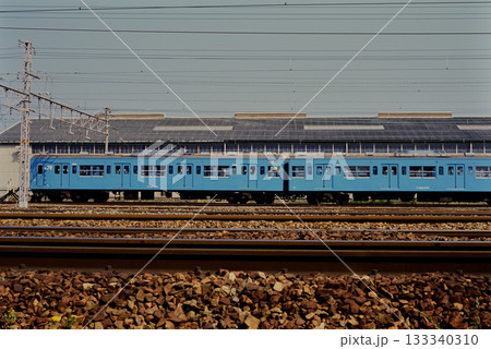 2007年　電車区に留置される201系電車 133340310