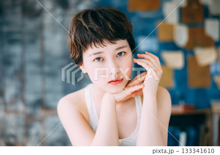 若い女性のビューティーイメージ 133341610