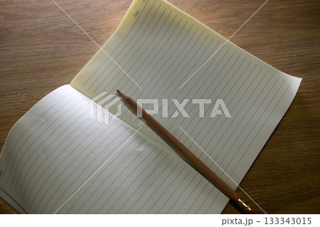 よれたノート 133343015