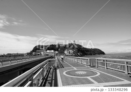 江ノ島と弁天橋 133348296