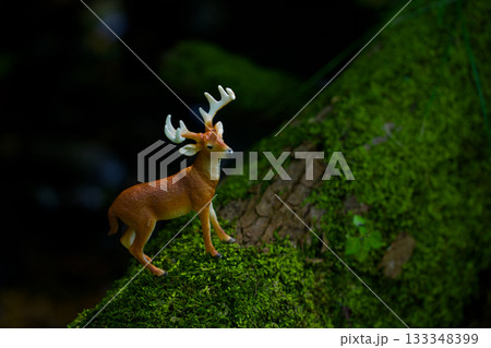 鹿のフィギュア 鹿のフィギュア 133348399
