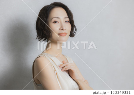 ミドル女性ビューティイメージ 133349331