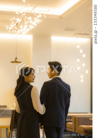 ホテルのレストランのカップル ホテルのレストランのカップル 133349380