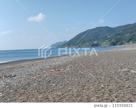 和歌山の煙樹ヶ浜、長く続く砂浜その2 133350815