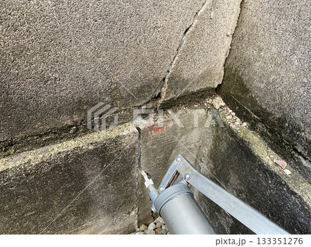 ひび割れ補修 133351276