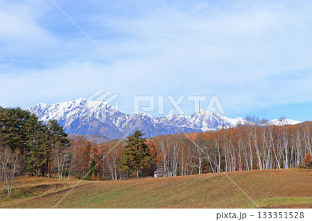晩秋の中山高原から望む北アルプス 晩秋の中山高原から望む北アルプス 133351528
