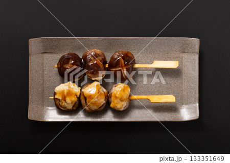 椎茸 つくね 串焼き 椎茸 つくね 串焼き 133351649