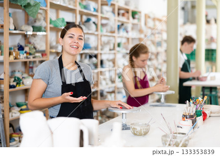 Female master potter invites you to pottery lessons 133353839