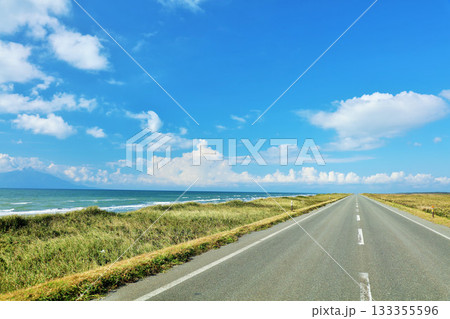 北海道 夏の青空とオロロンライン 北海道 夏の青空とオロロンライン 133355596